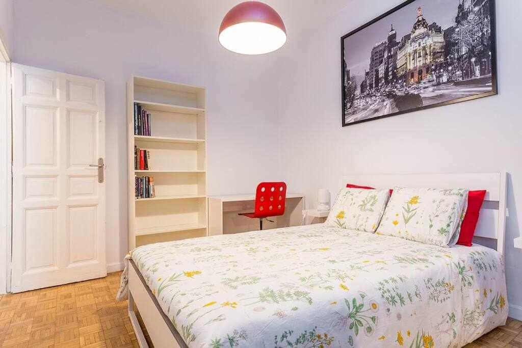 Appartement Piso confortable y céntrico à Madrid Extérieur photo
