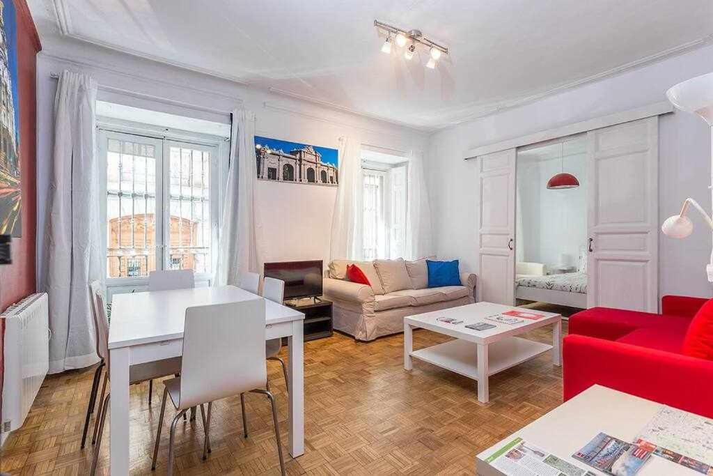 Appartement Piso confortable y céntrico à Madrid Extérieur photo
